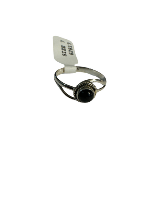 Black Onyx Sterling Silver Ring (Size 7)