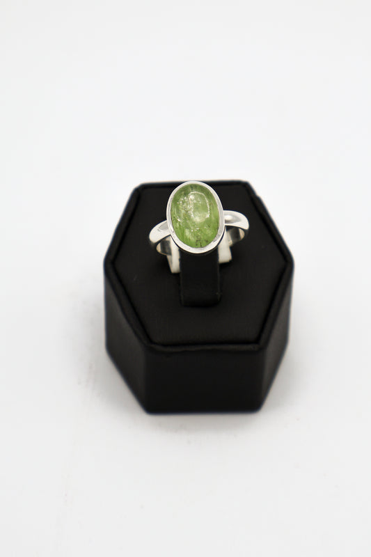 Green Kyanite Sterling Silver Oval Gemstone Ring (Size 7)